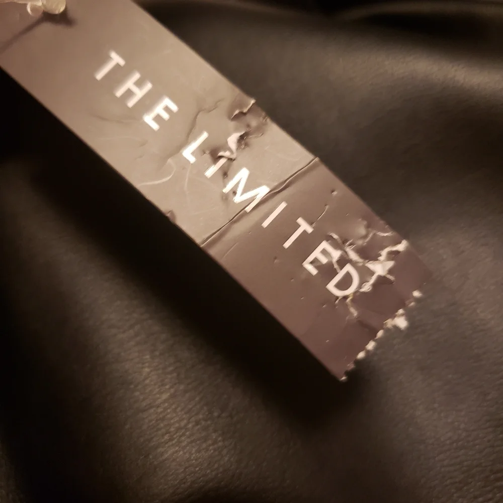 THE LIMITED Purse black medium New but tag is damaged